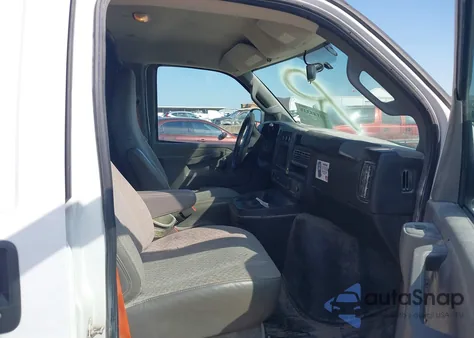 2019 Chevrolet Express 2500 Work Van z USA, uszkodzony, nr VIN 1GCWGAF13K1366785